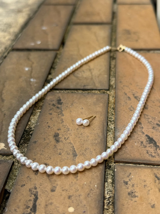 4mm Akoya Pearl Set in 18K Gold