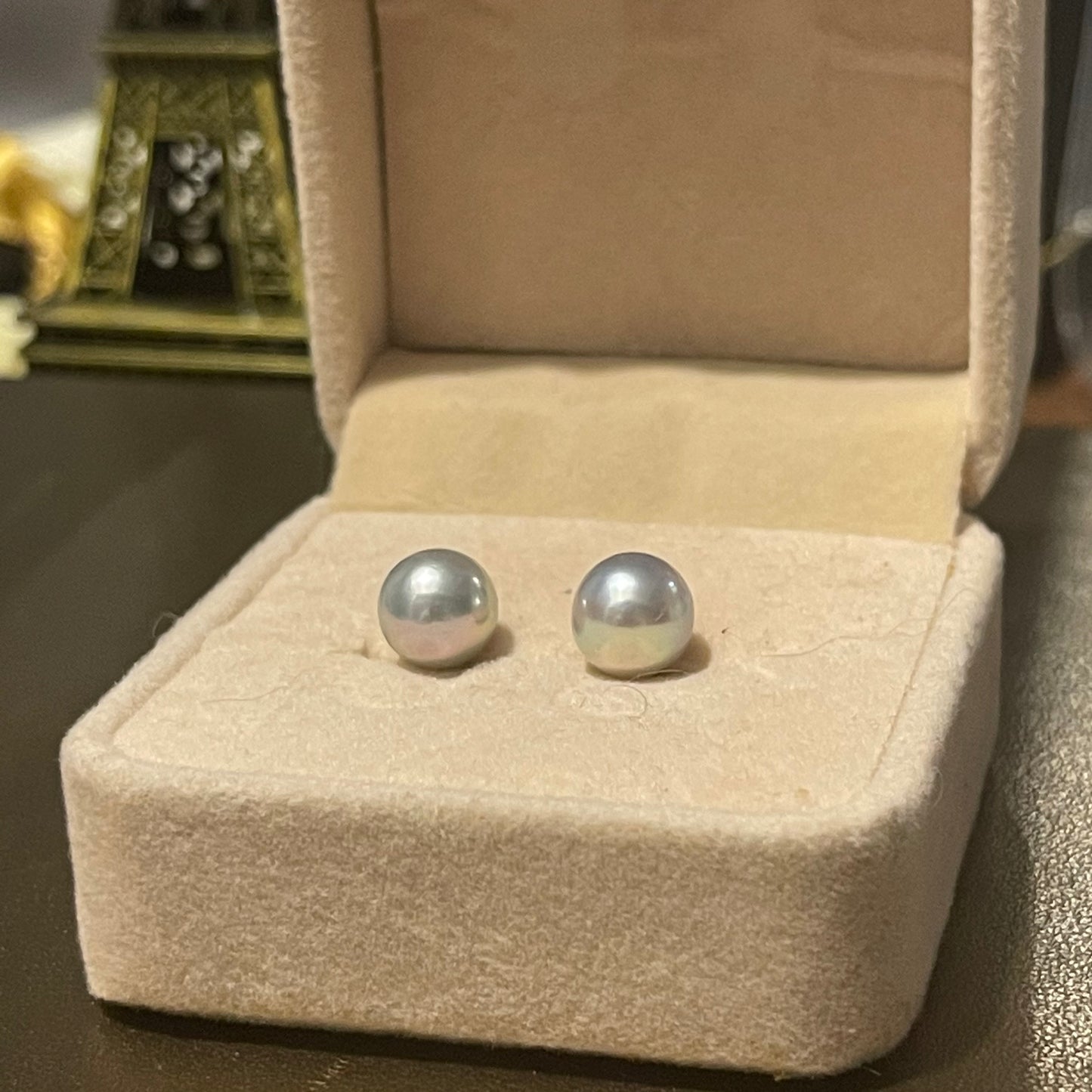 8mm Silvery White South Sea Pearls in 18K Gold