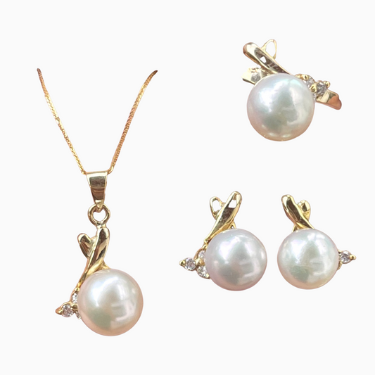 8mm South Sea Pearls in 14K Gold with Diamonds